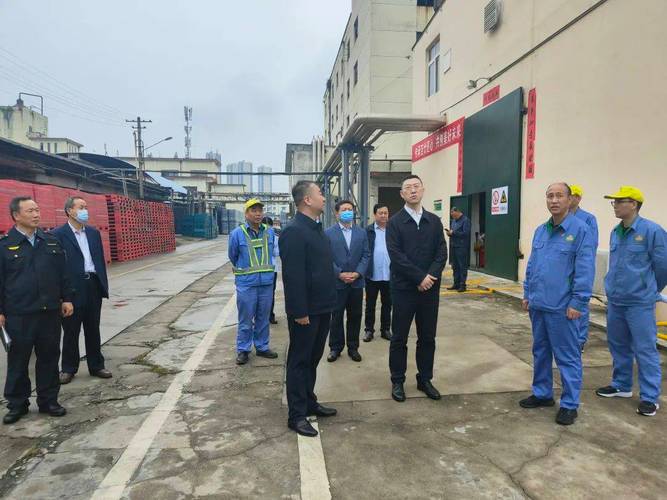 汉中市环境监测中心站,实地察看水,大气污染防治以及环境监测能力建设